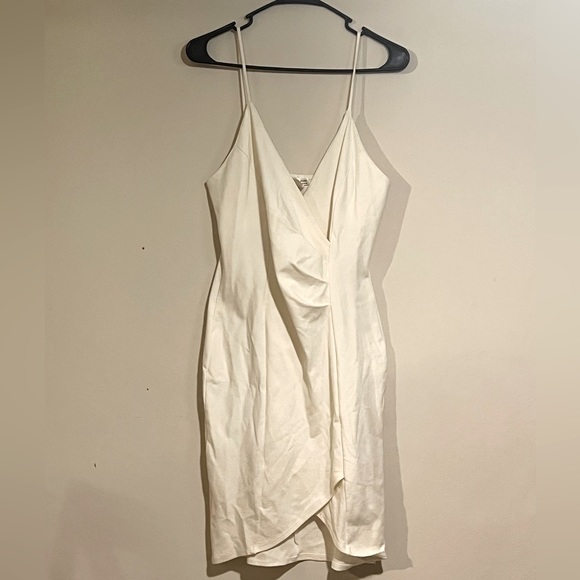 NWT - A’gaci dress: white with spaghetti straps and some ruching - Picture 1 of 5
